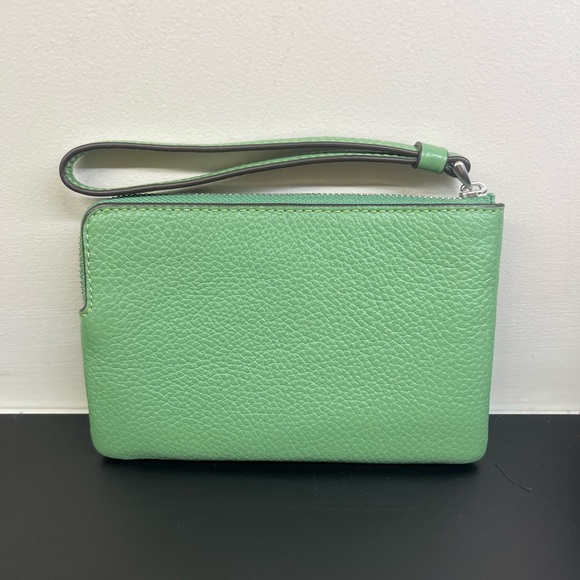 NWT Coach Leather Corner Zip Wristlet - Picture 2 of 2